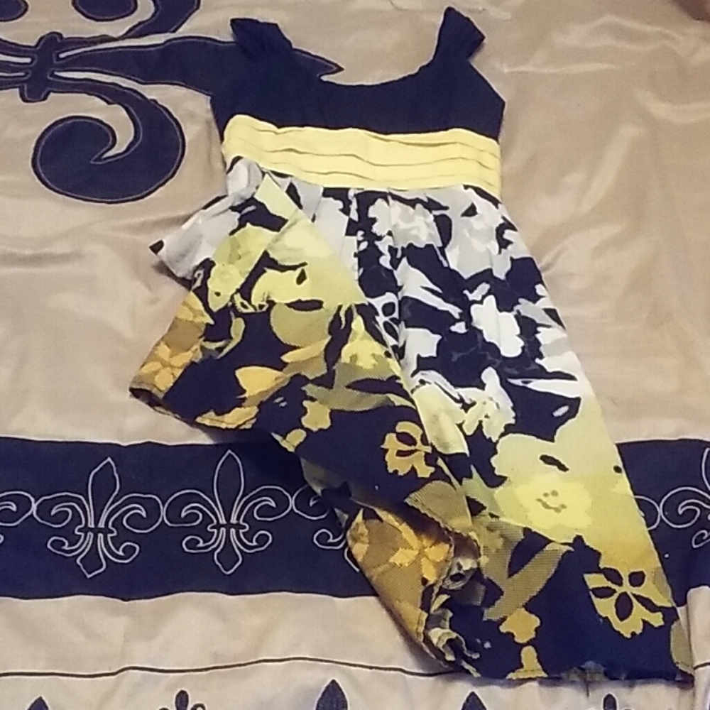 Girl's dress